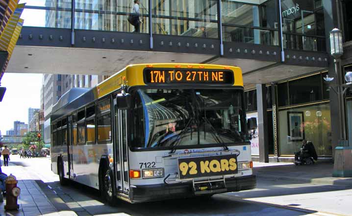 Metro Transit Gillig Advantage hybrid 7122